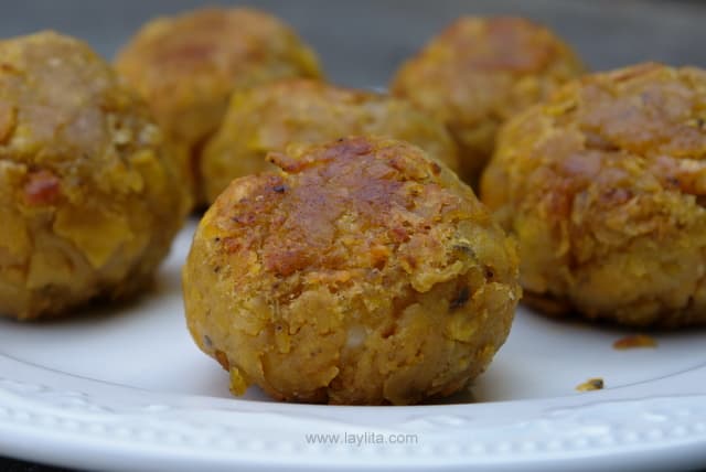 Bolon de verde - fried green plantain 