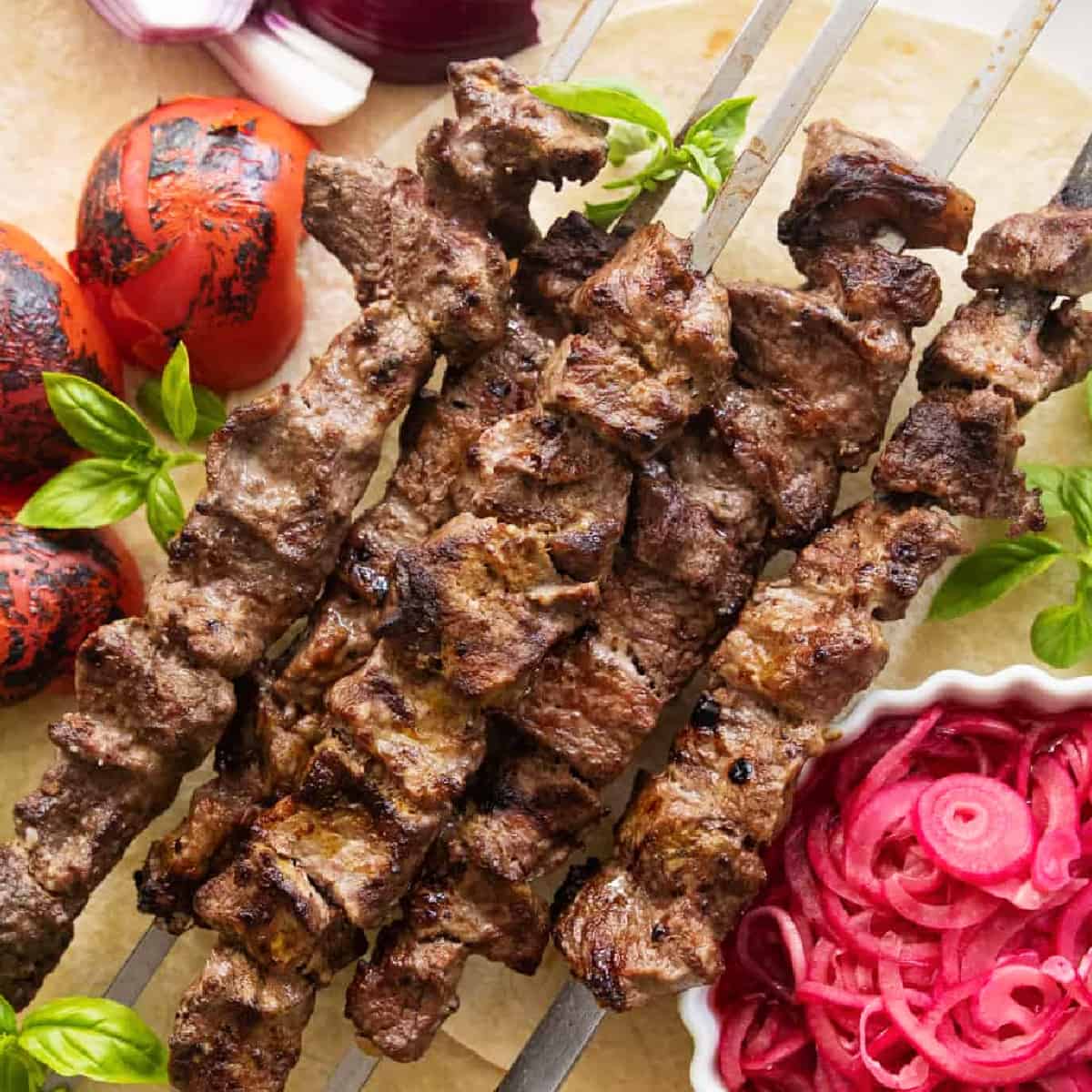 Chenjeh - kebab with chicken cubes