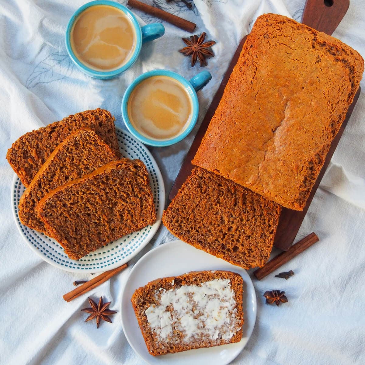 Ontbijtkoek - spicy breakfast cake